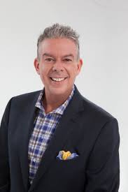 Elvis Duran Presents: Celebrity Buzz